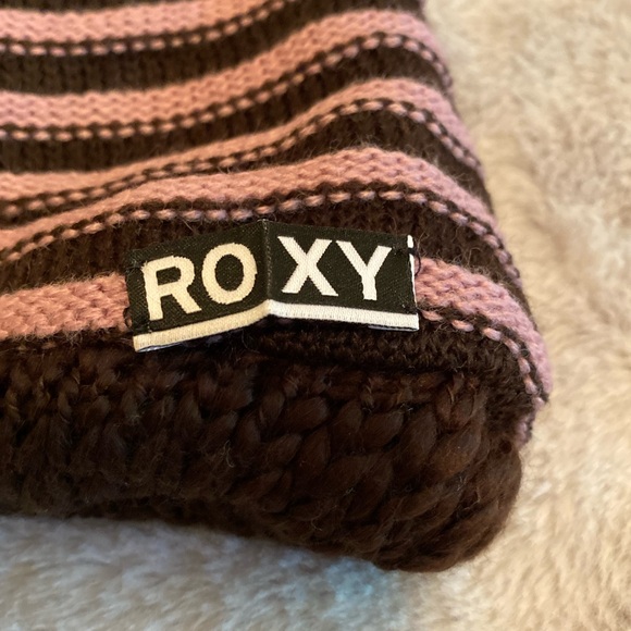 Roxy reversible striped beanie, light purple and dark brown stripe, NWT - Picture 2 of 11